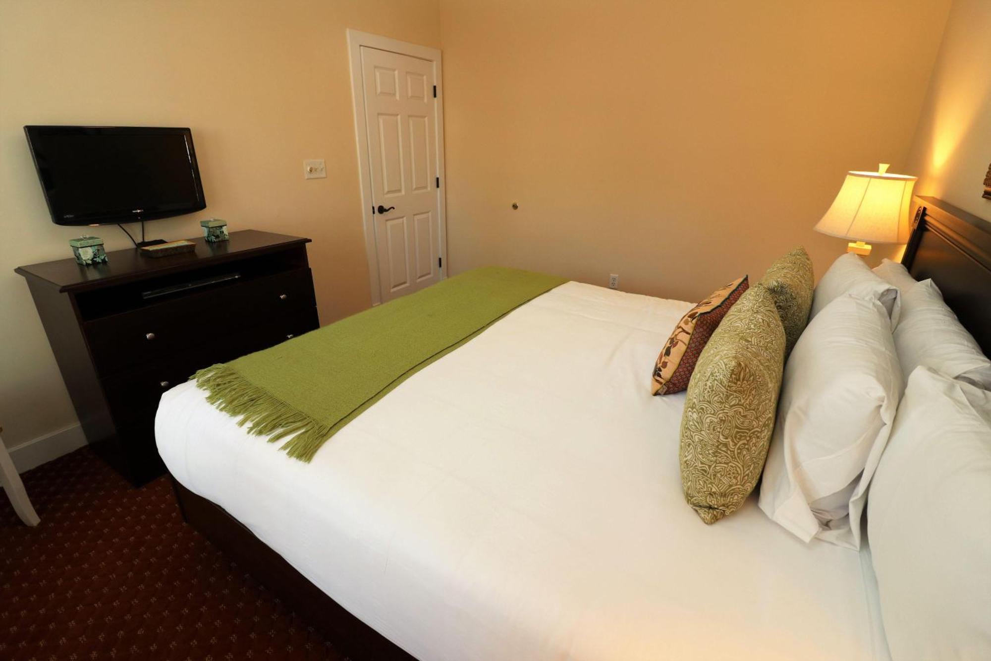 Kings Creek Plantation By Tripforth Williamsburg Room photo